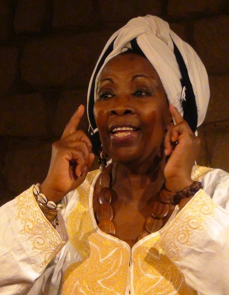 Contes d'Afrique avec Catherine Ahonkoba